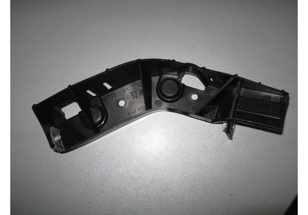 Направляюча переднего бампера права Peugeot Partner, Citroen Berlingo, 02-08, 9644734180